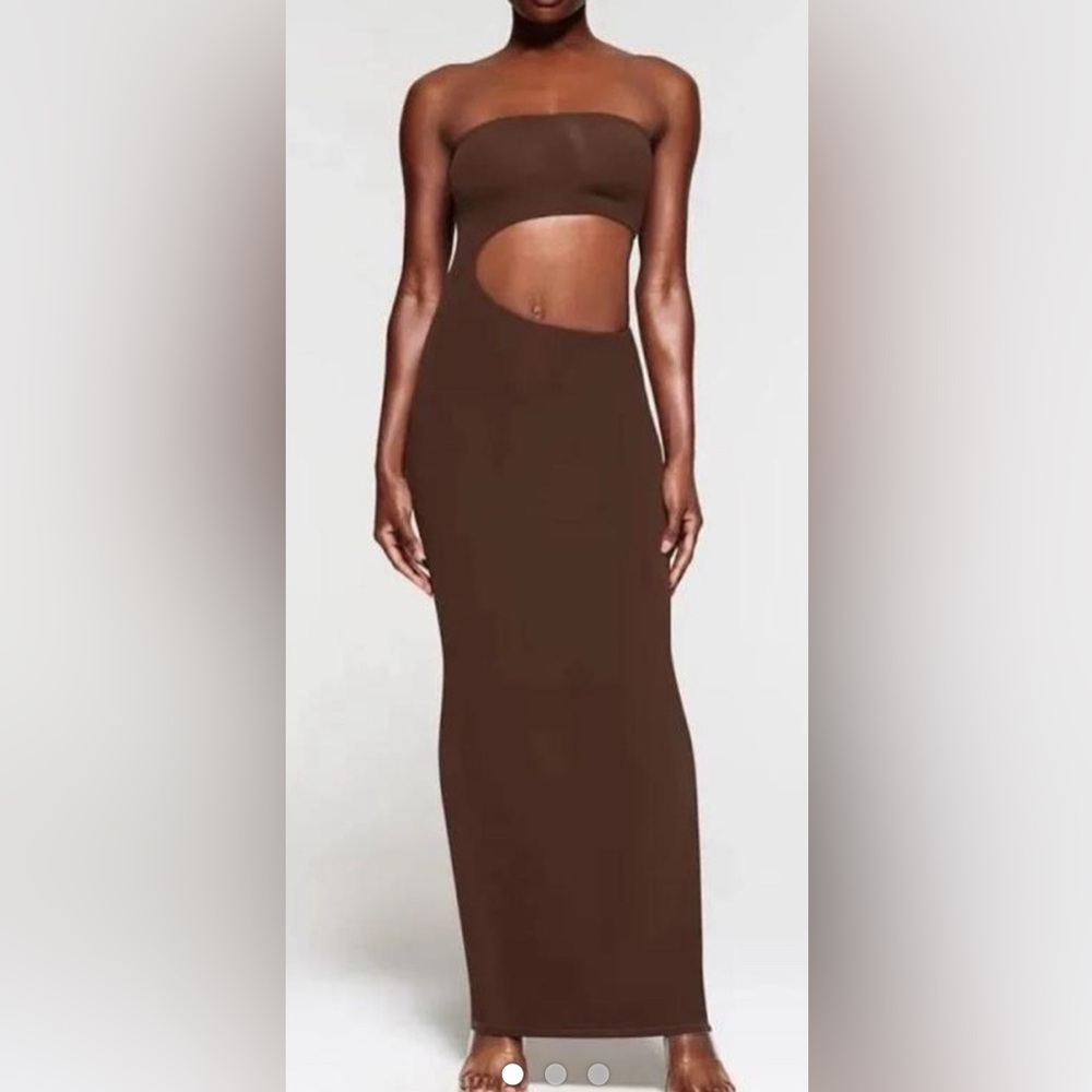 Read Description belowSkims chocolate cut out dress size 2X final  Price ❌